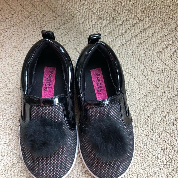 Size 8 black shoe with Pom Pom - Picture 2 of 6